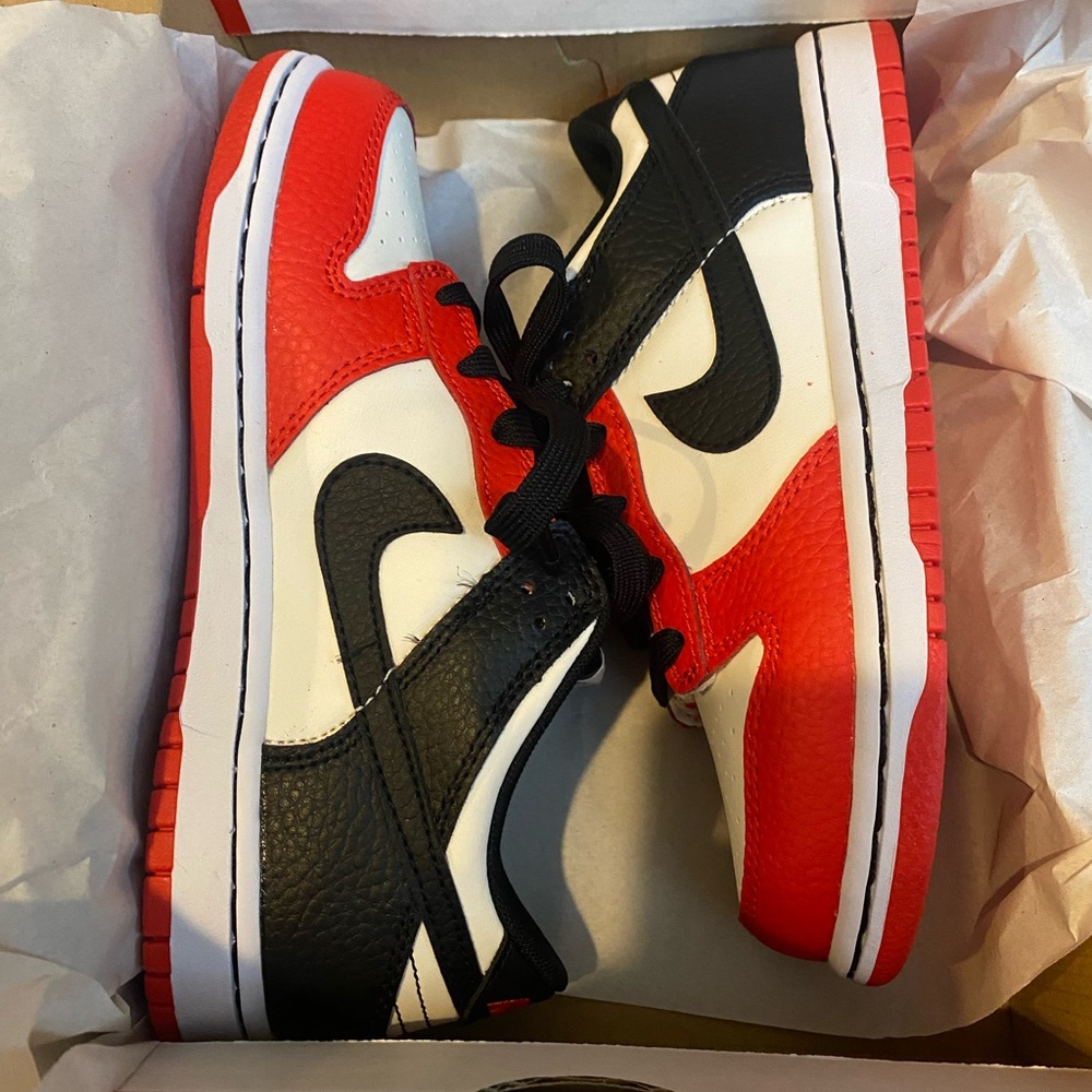 Brand new Nike Dunk low EMB NBA 75th anniversary Chicago. PS 2Y